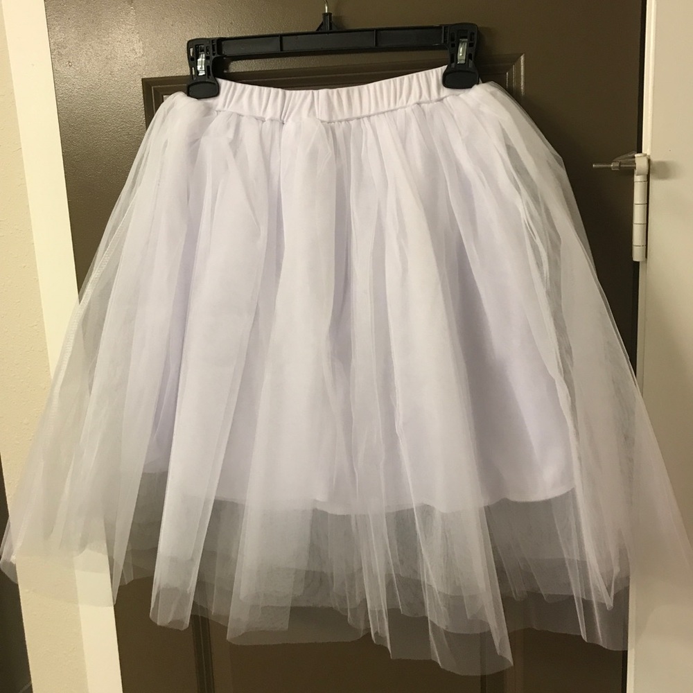NWOT White Tulle Skirt